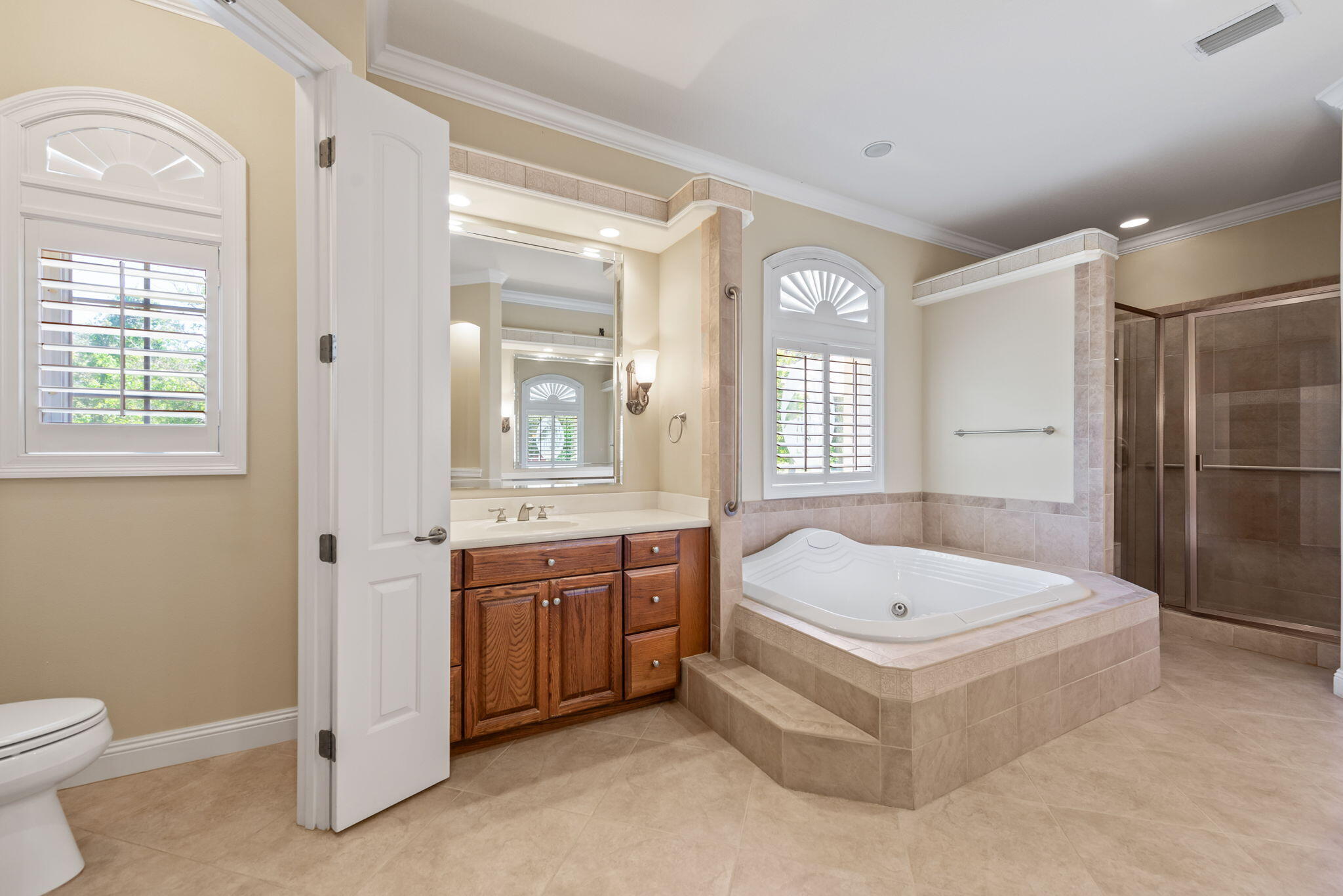 1548 Woodlawn Way