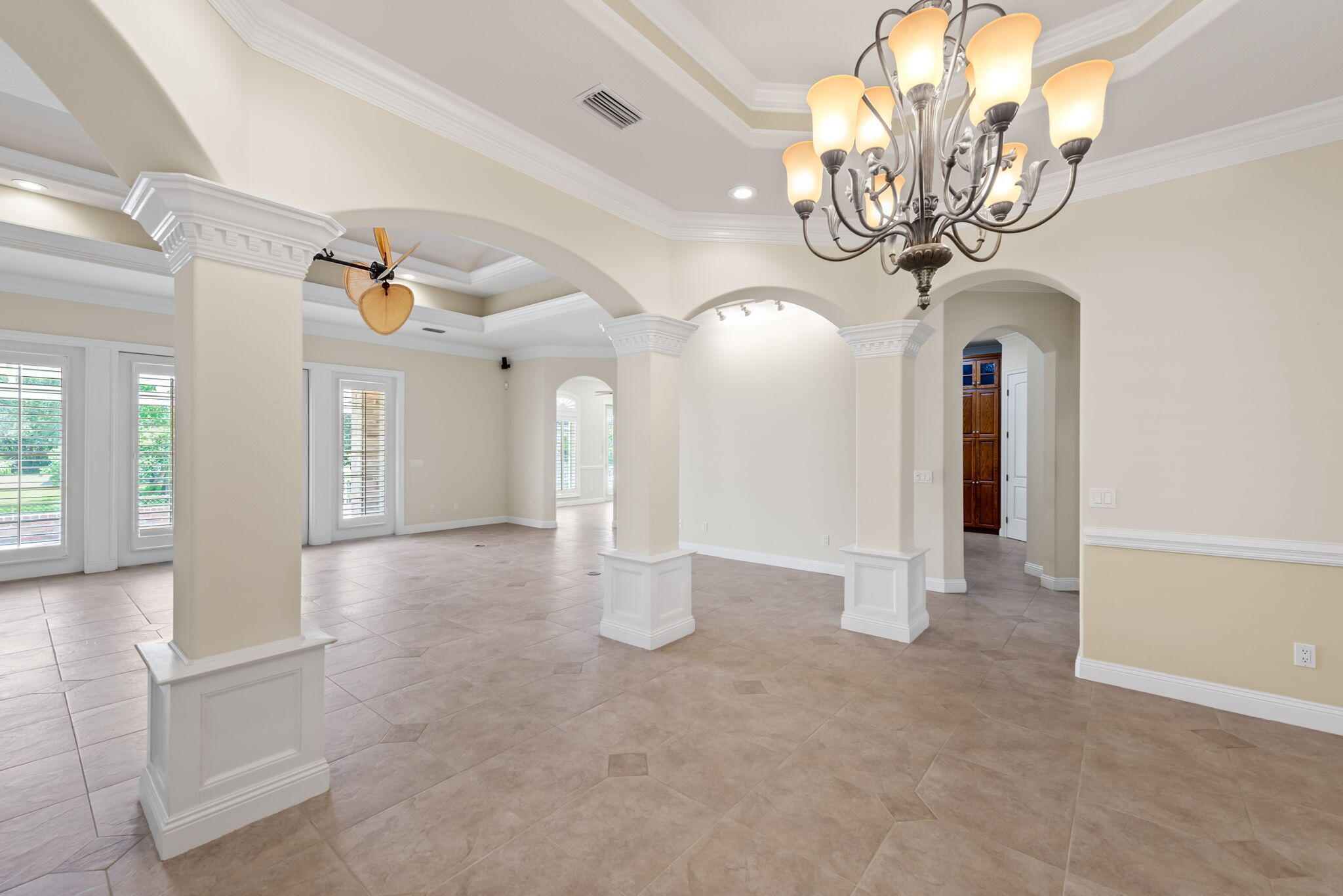 1548 Woodlawn Way