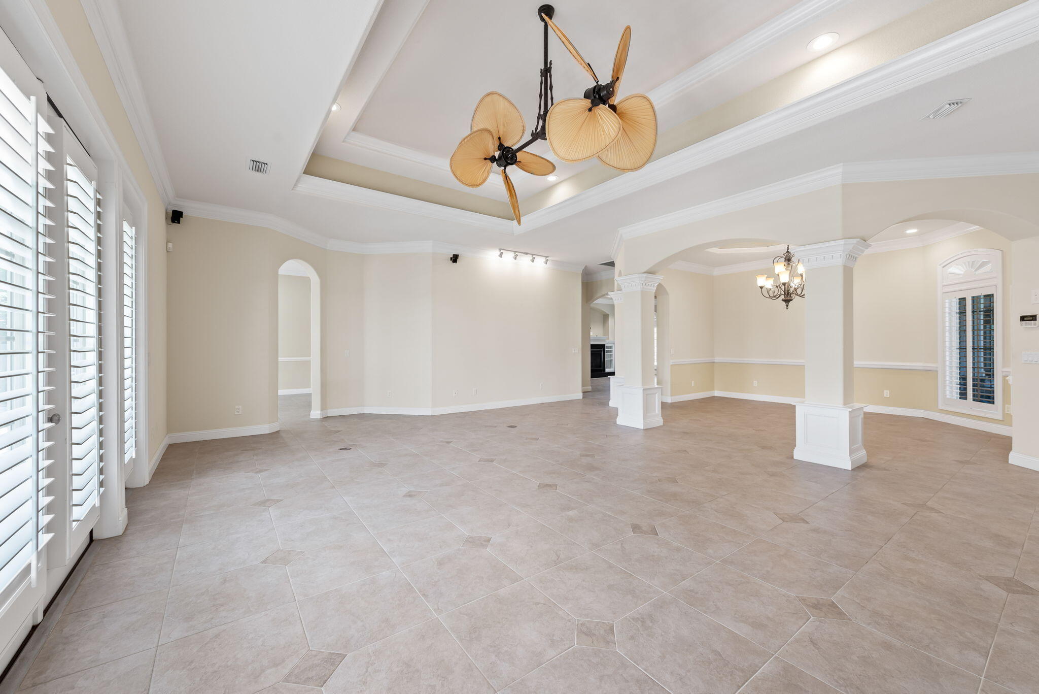 1548 Woodlawn Way