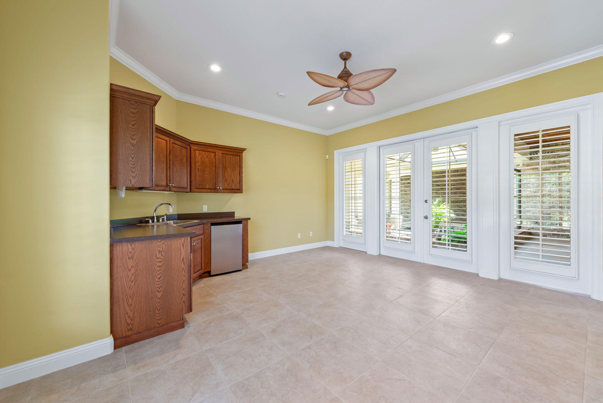 1548 Woodlawn Way