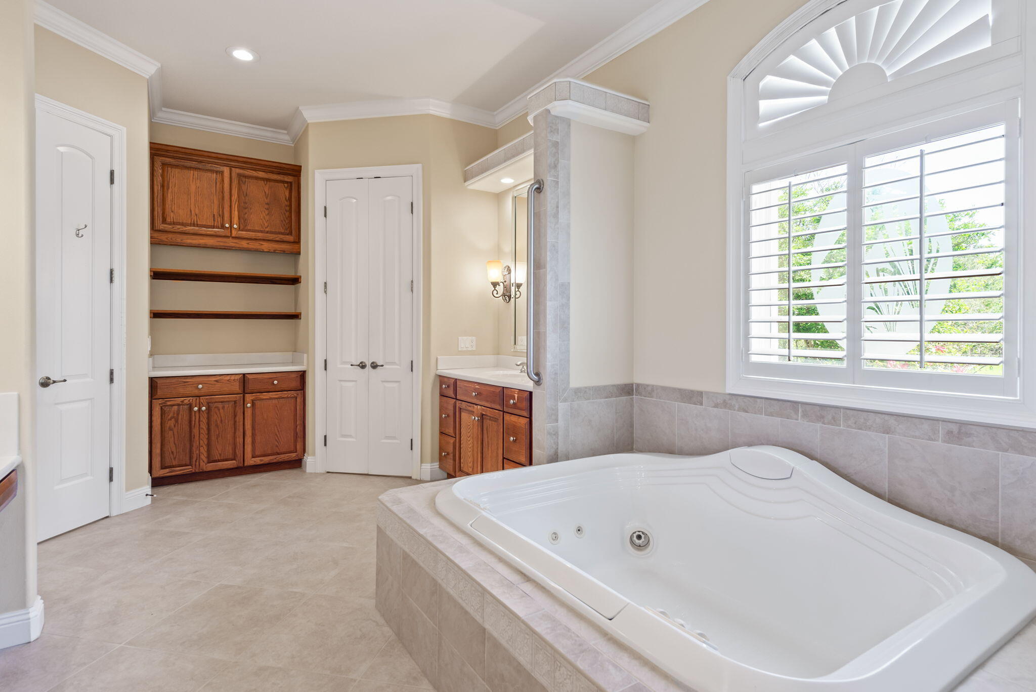 1548 Woodlawn Way