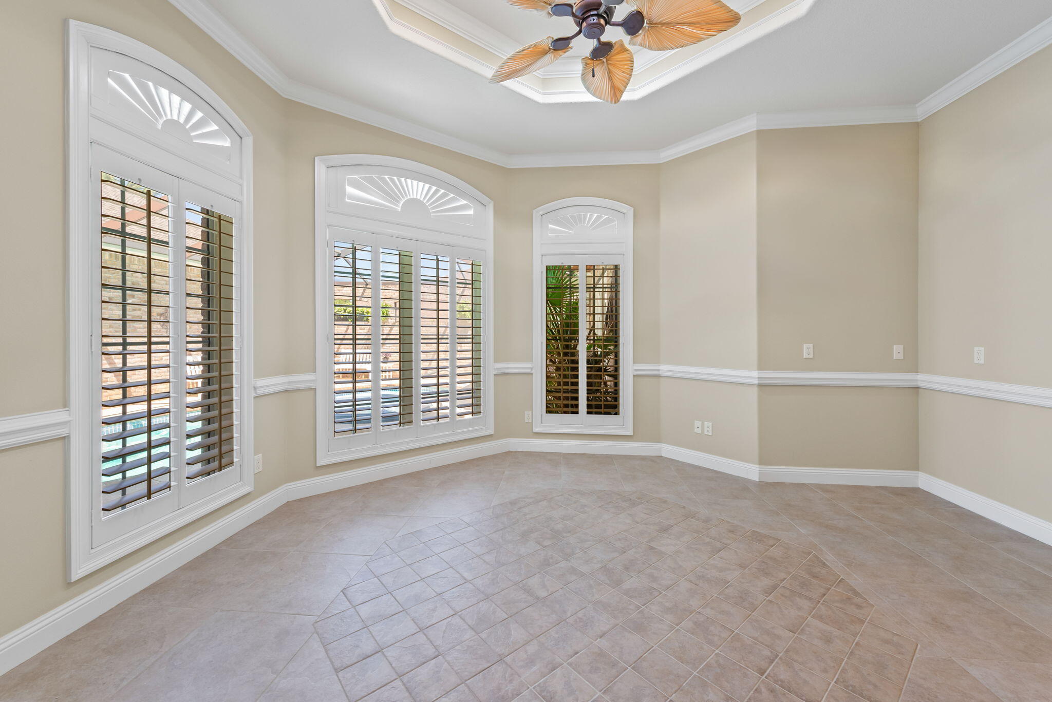 1548 Woodlawn Way
