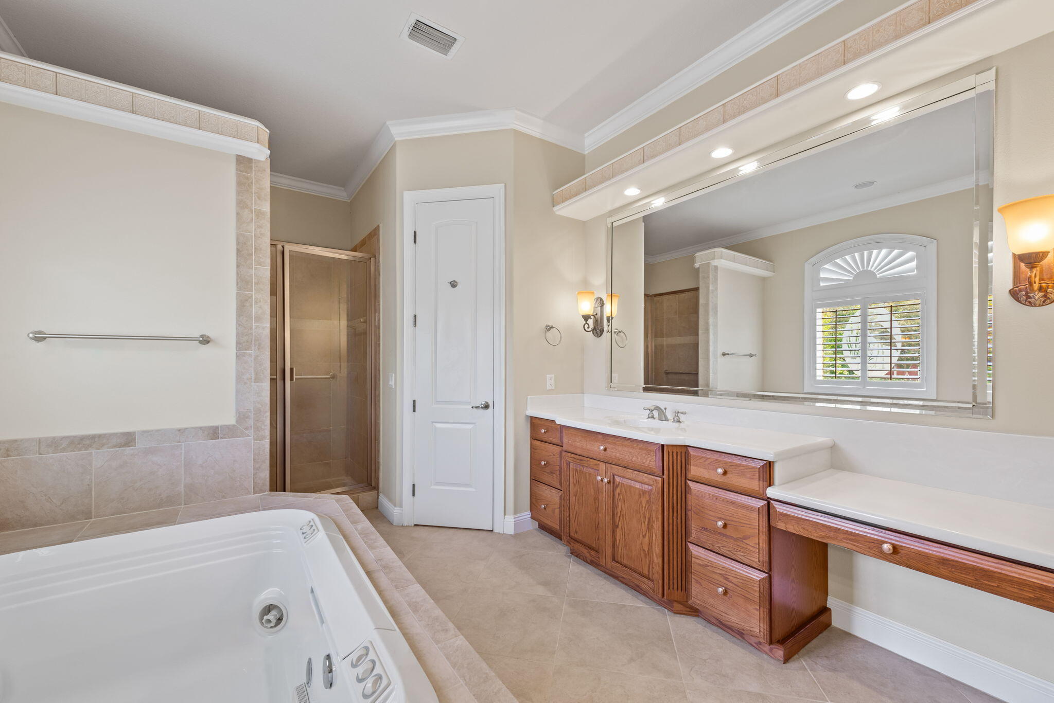 1548 Woodlawn Way
