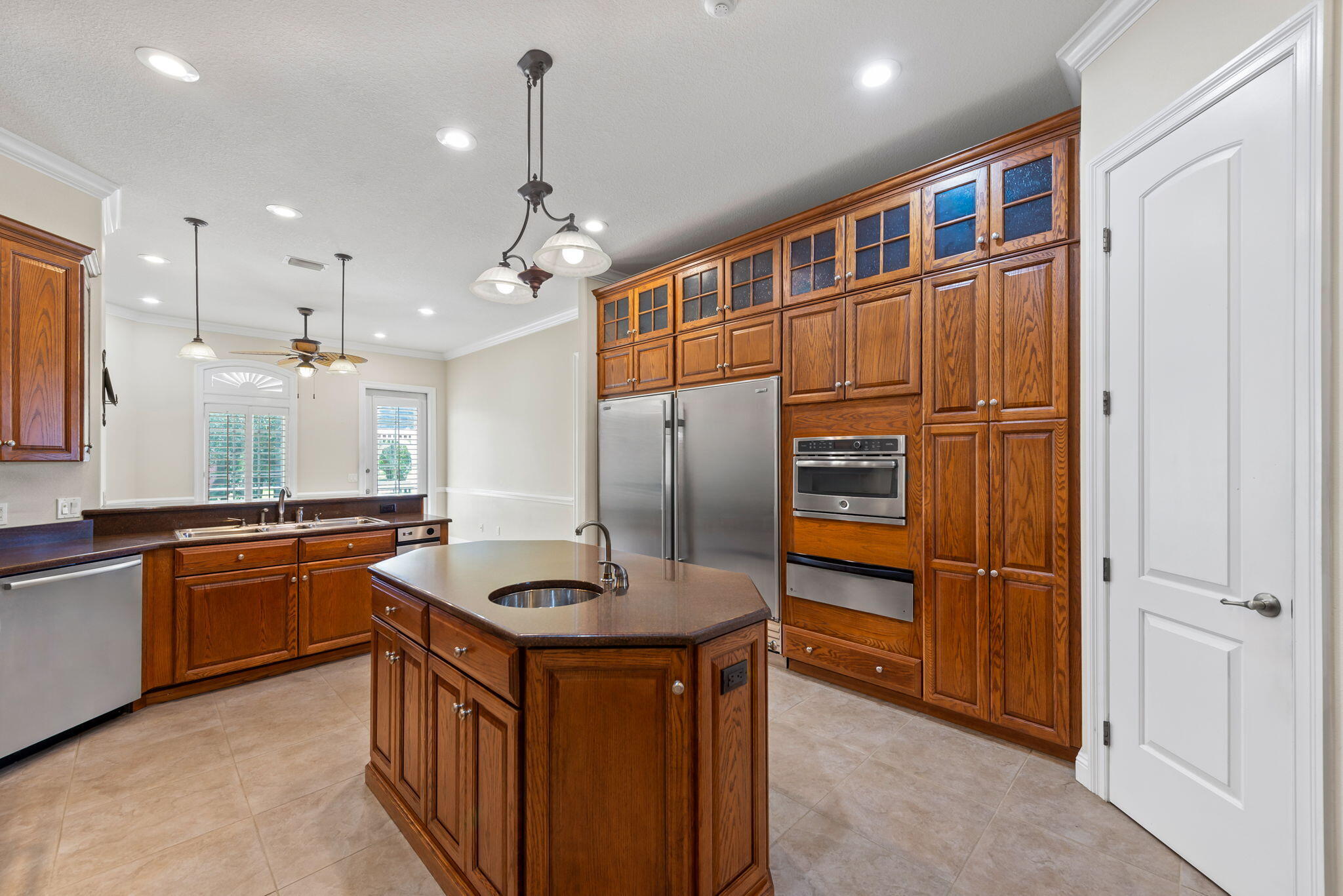 1548 Woodlawn Way