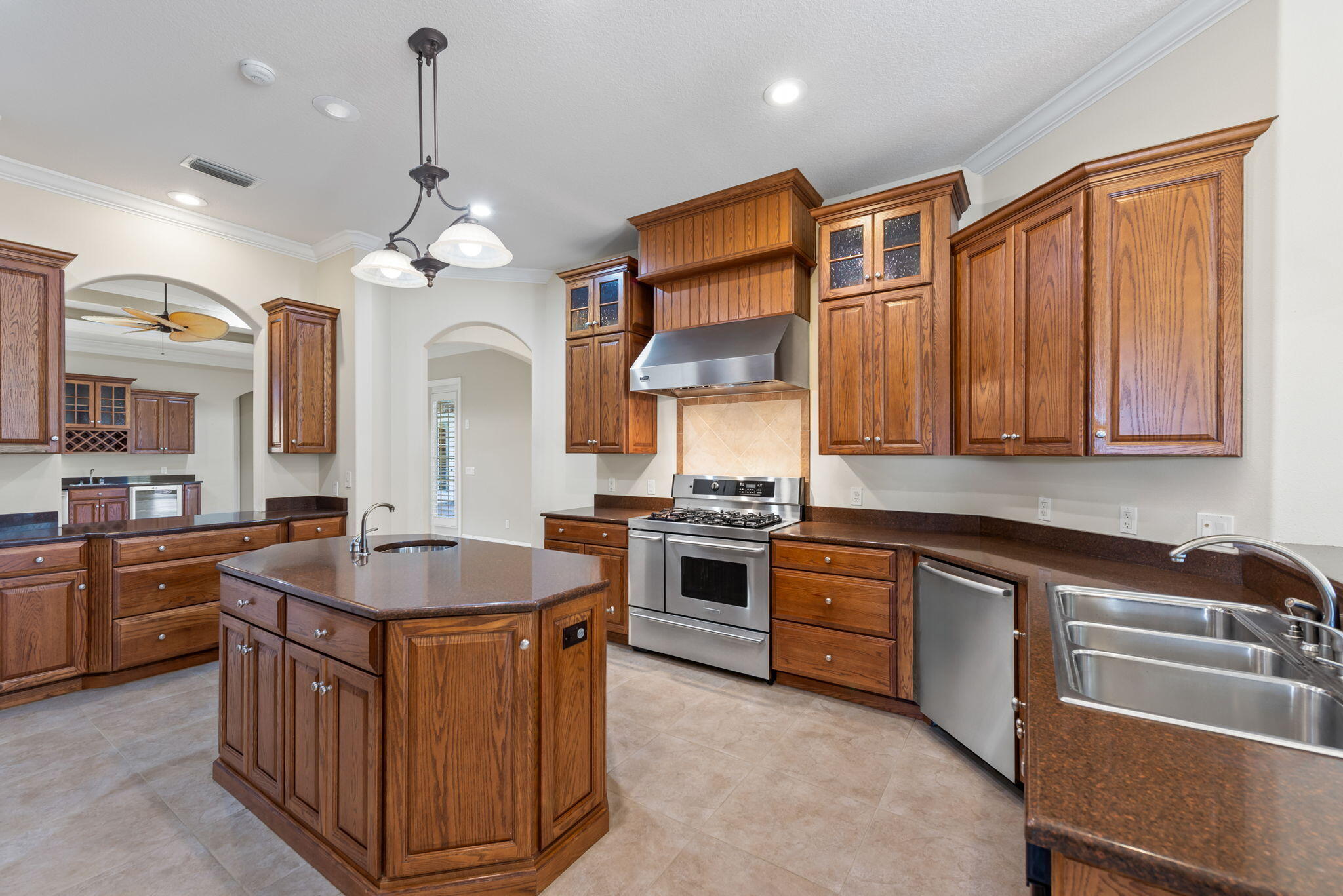 1548 Woodlawn Way