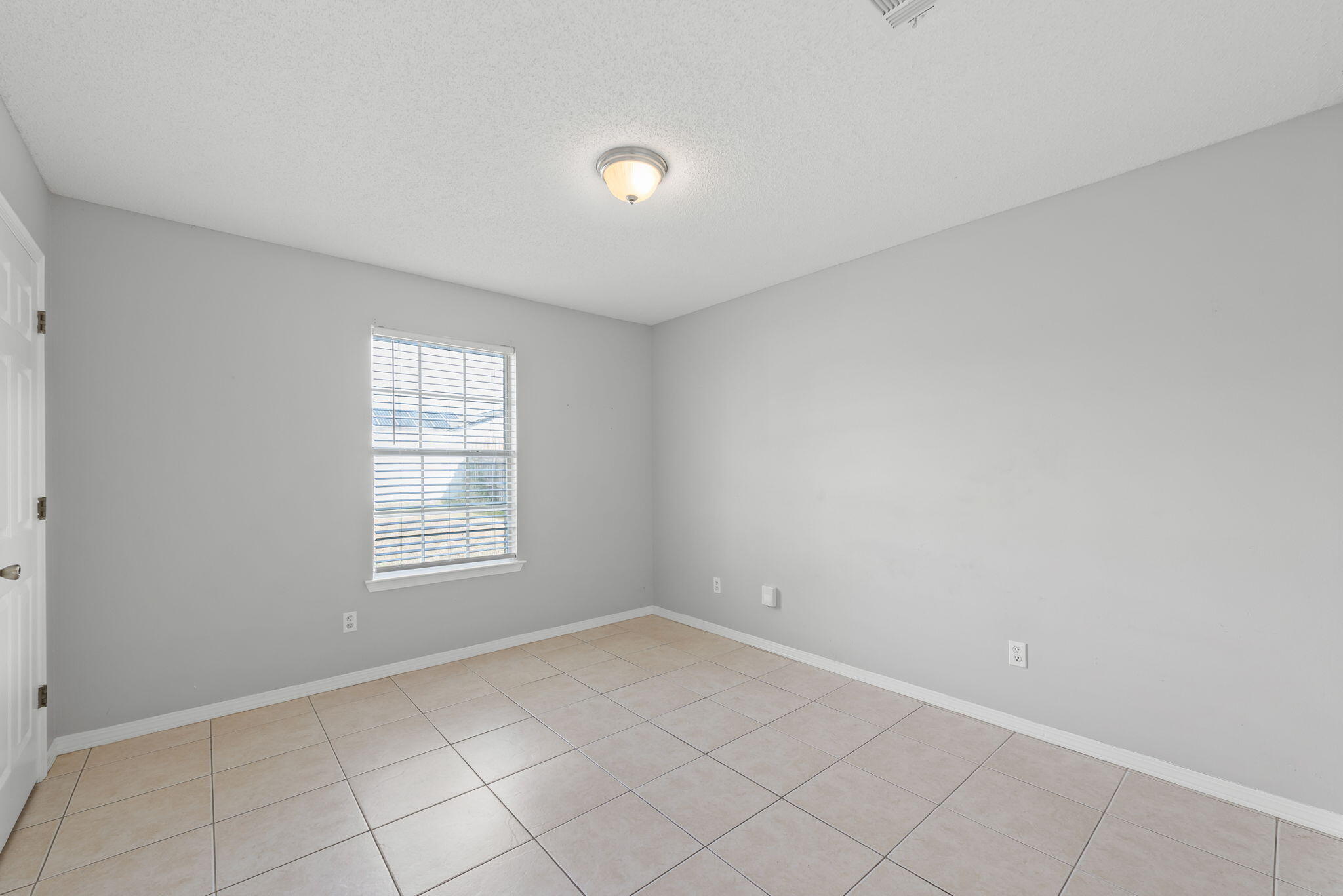 9512 Brentwood Boulevard