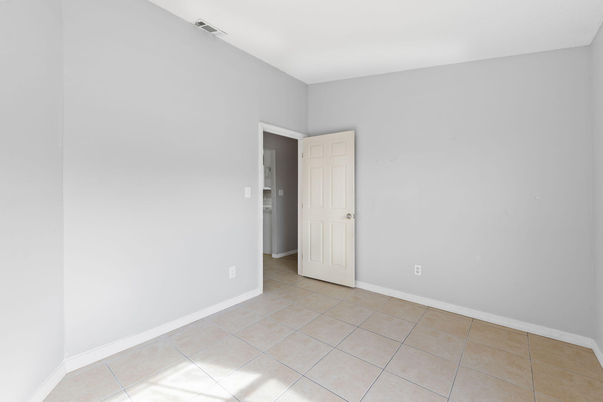 9512 Brentwood Boulevard