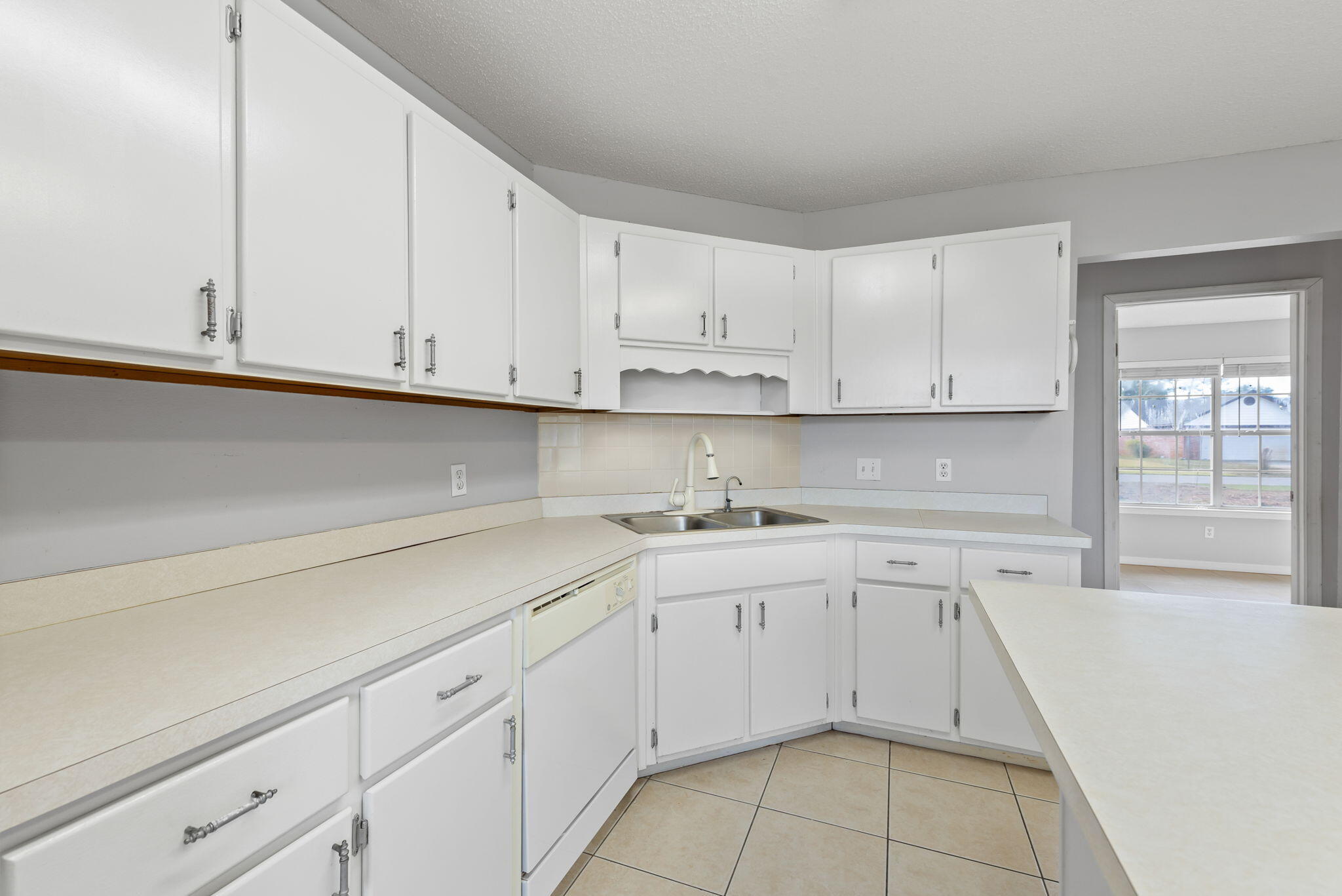 9512 Brentwood Boulevard