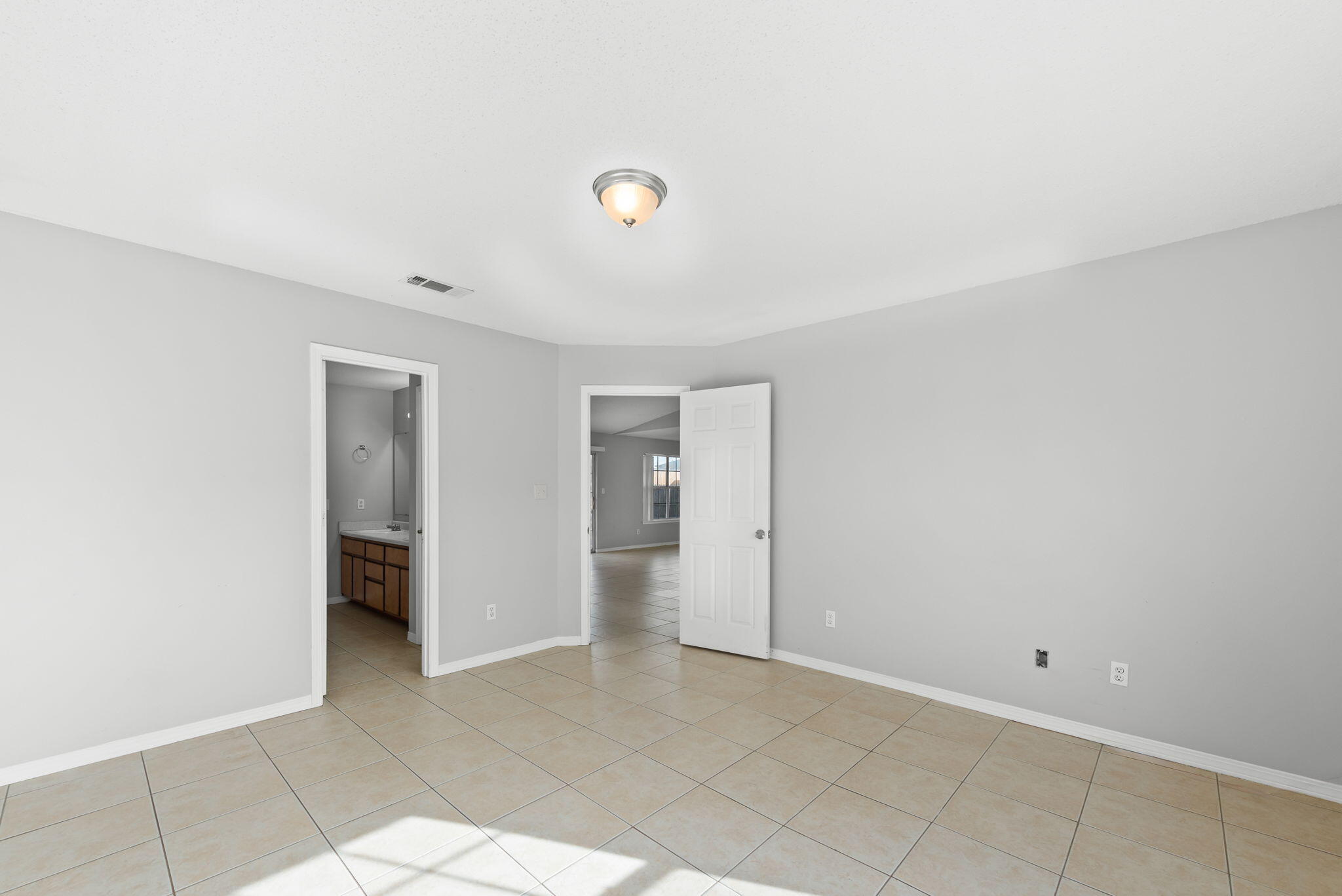 9512 Brentwood Boulevard