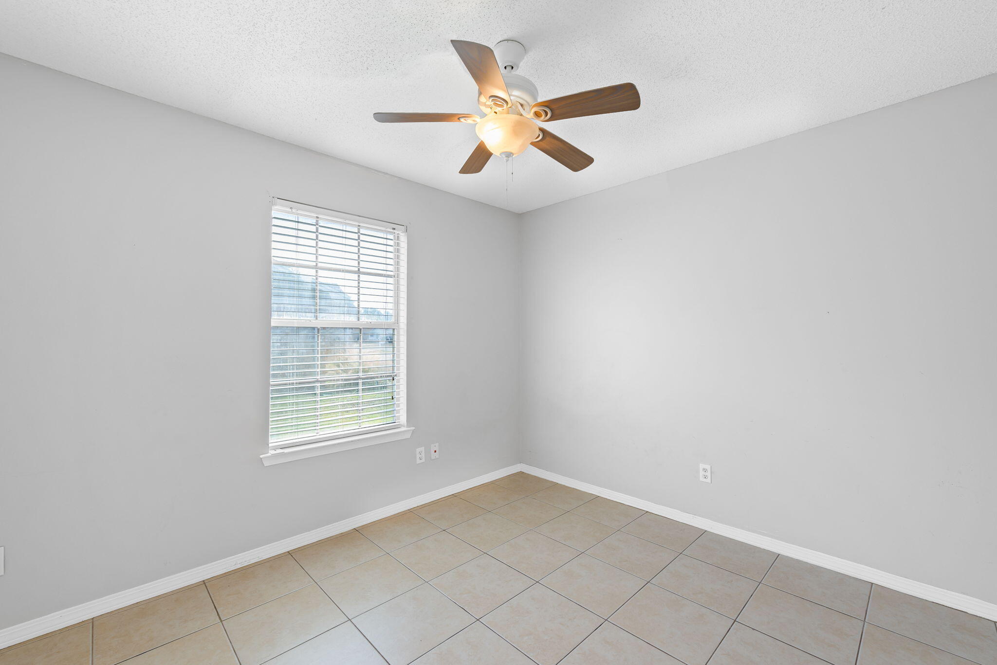 9512 Brentwood Boulevard