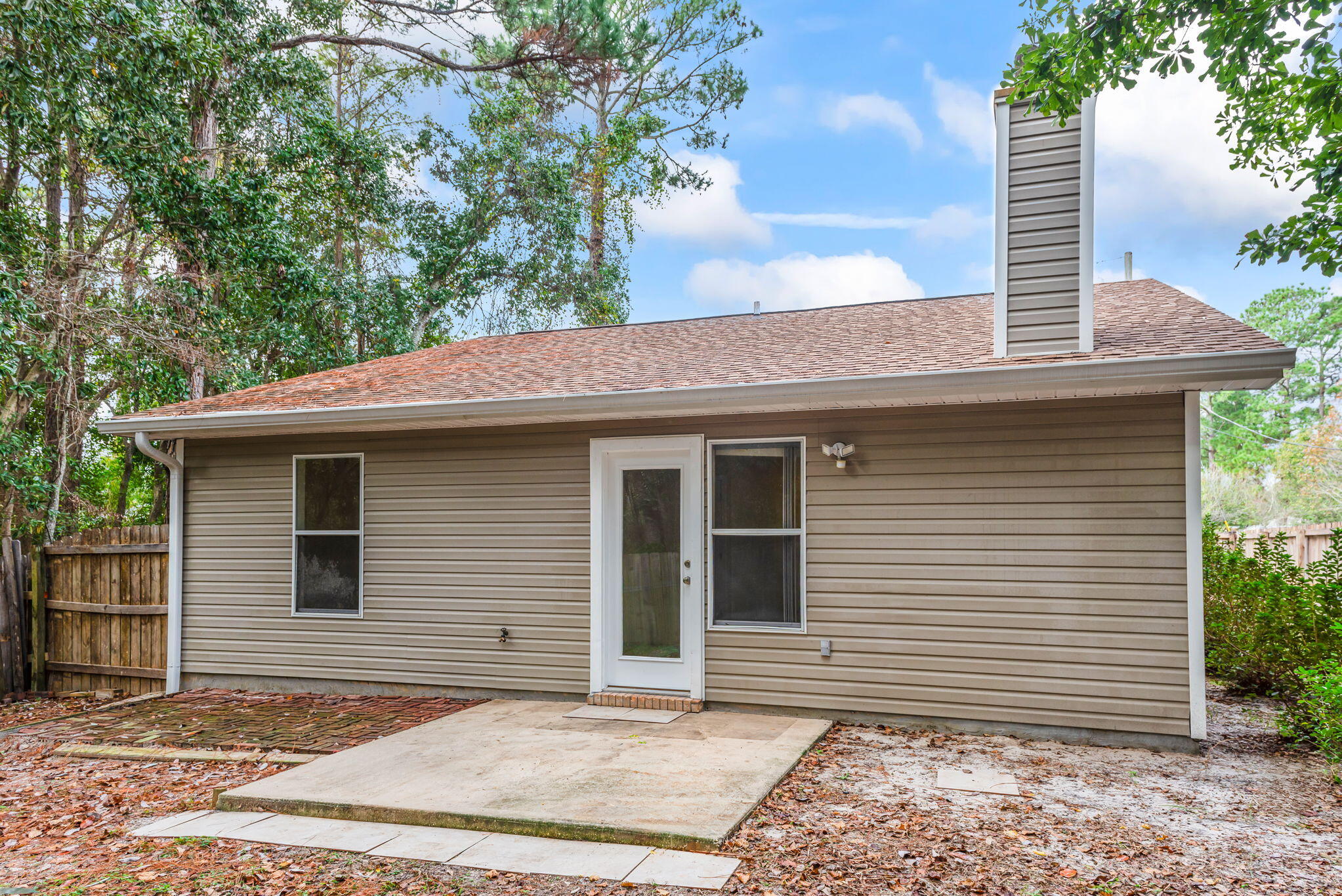 493 Woodfern Avenue Avenue
