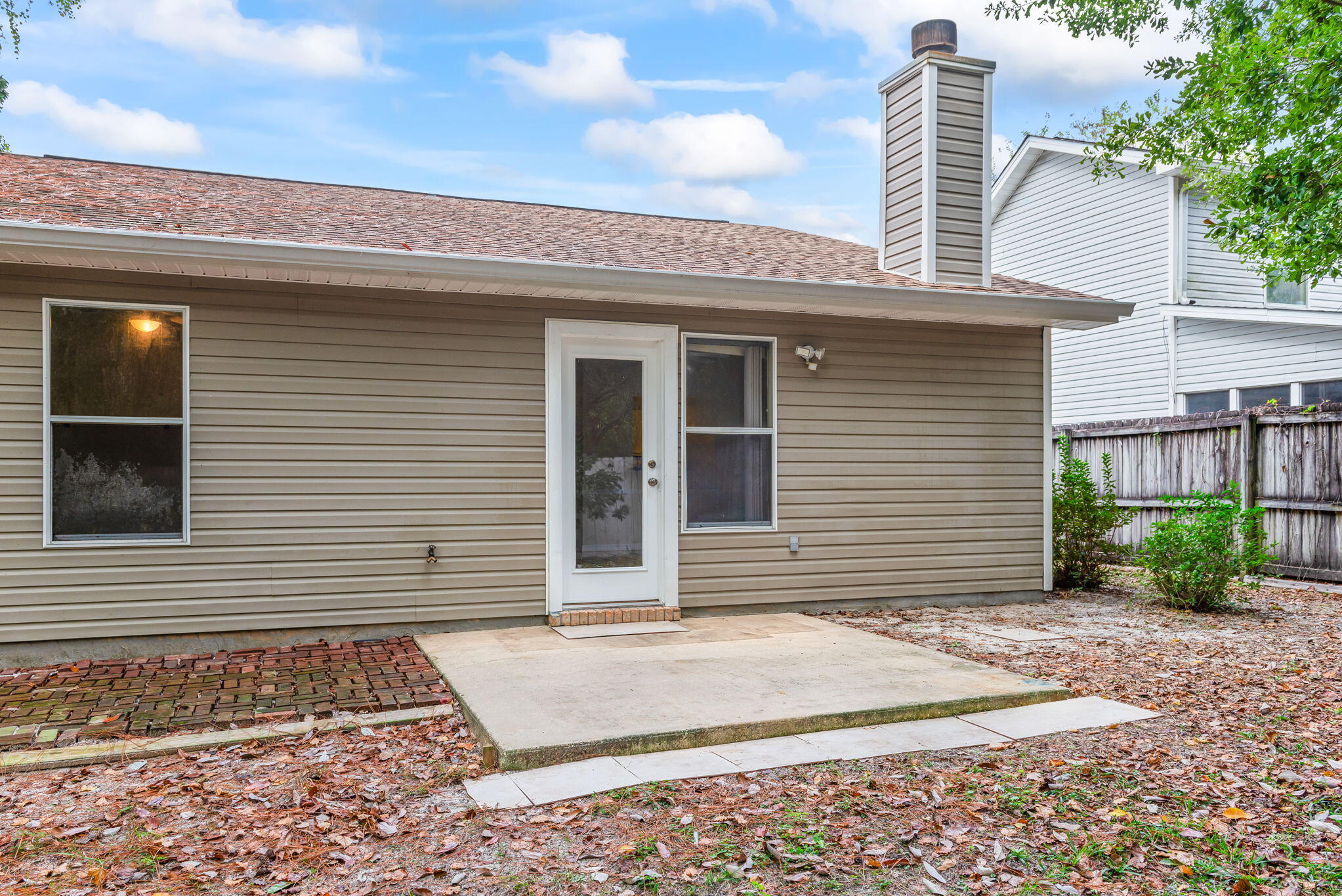 493 Woodfern Avenue Avenue