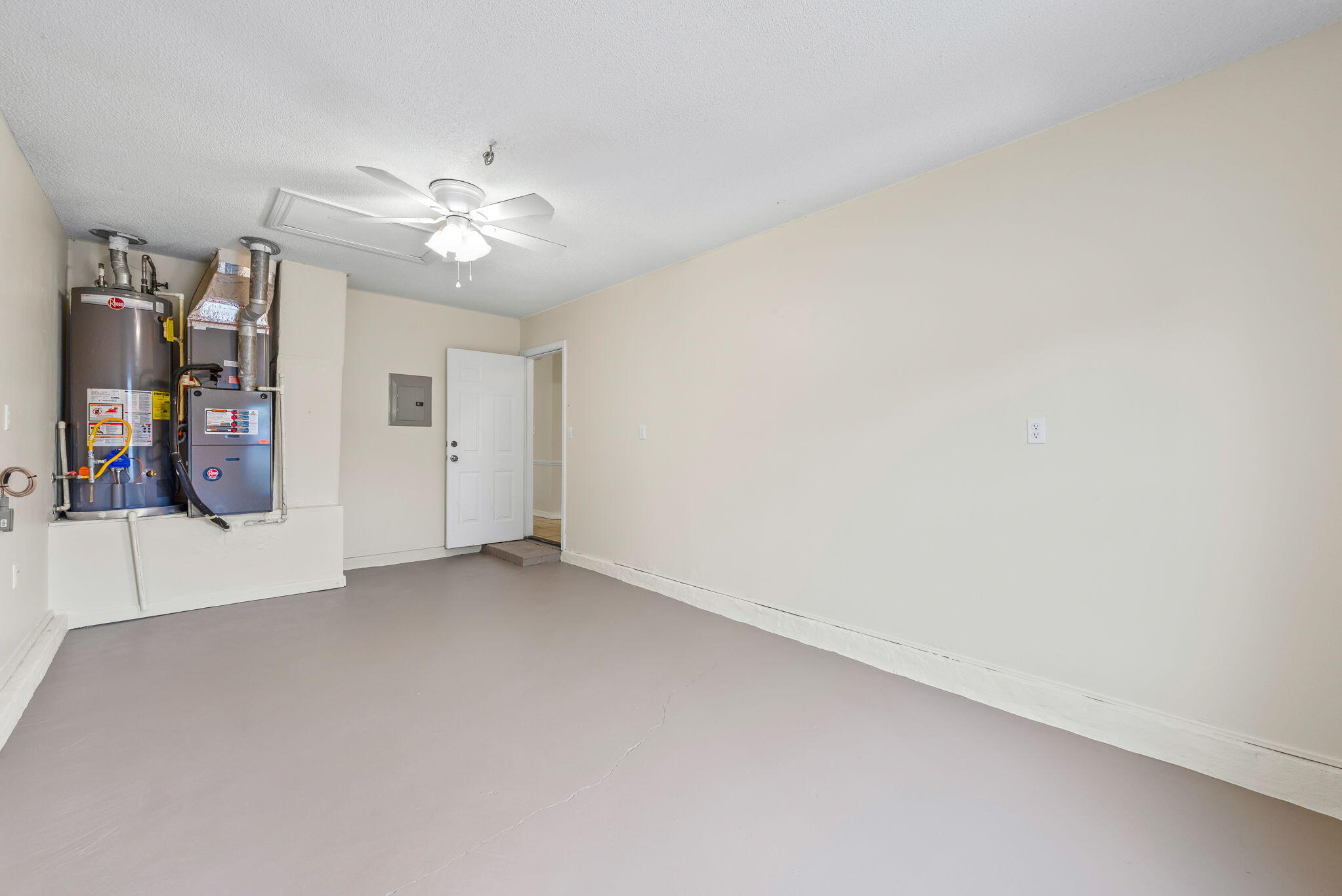 493 Woodfern Avenue Avenue