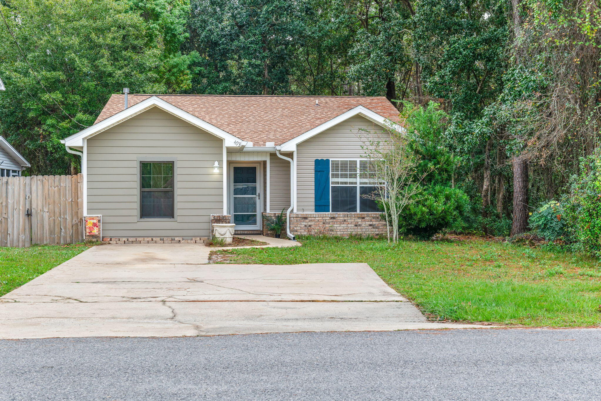 493 Woodfern Avenue Avenue