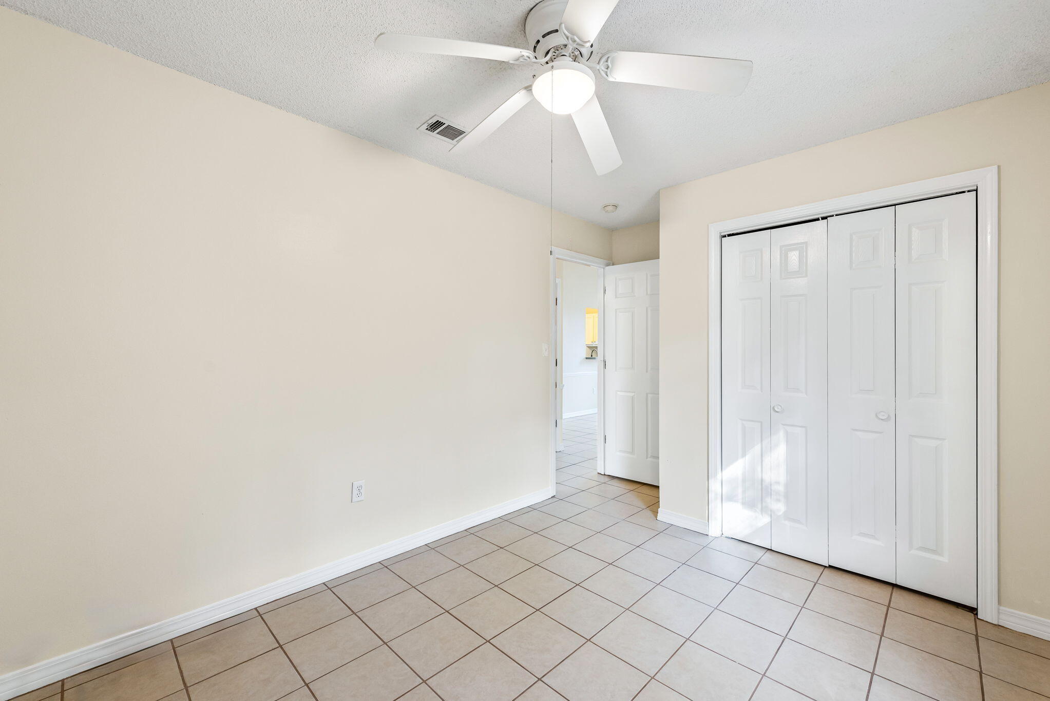 493 Woodfern Avenue Avenue
