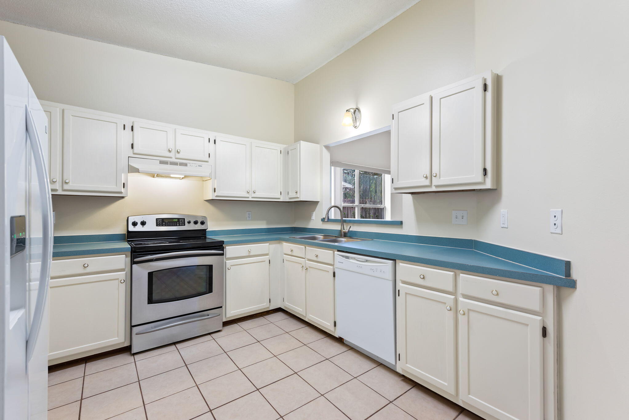 493 Woodfern Avenue Avenue
