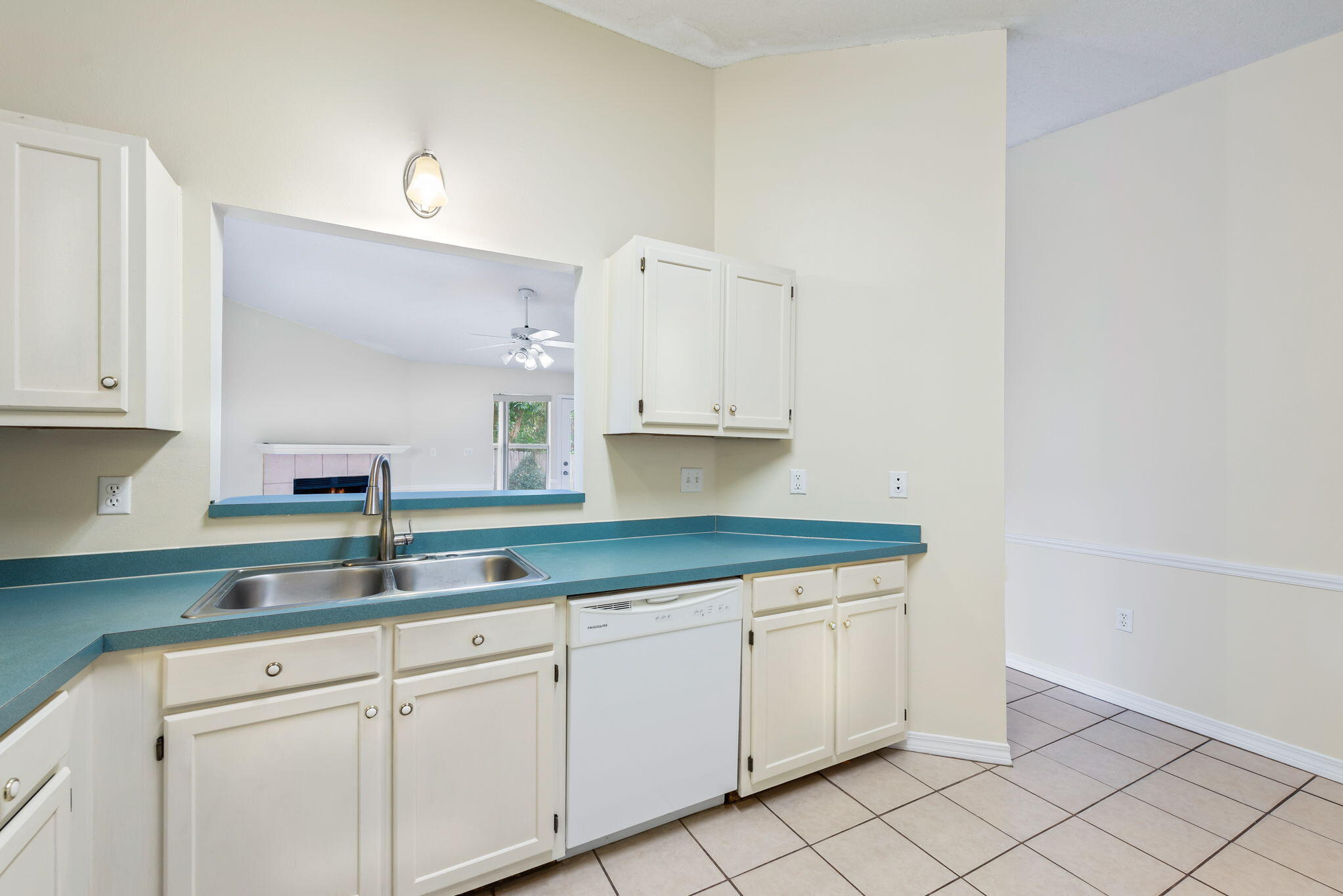 493 Woodfern Avenue Avenue