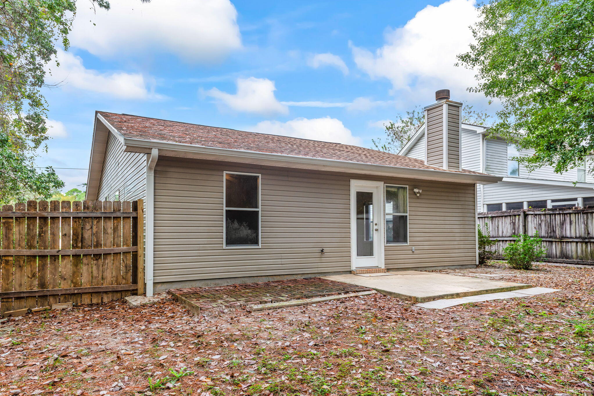 493 Woodfern Avenue Avenue