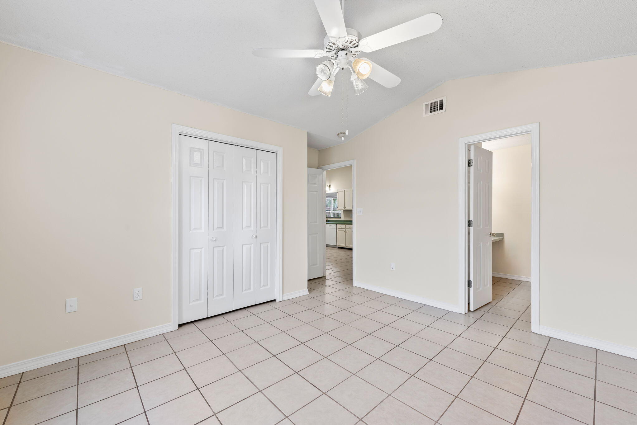 493 Woodfern Avenue Avenue