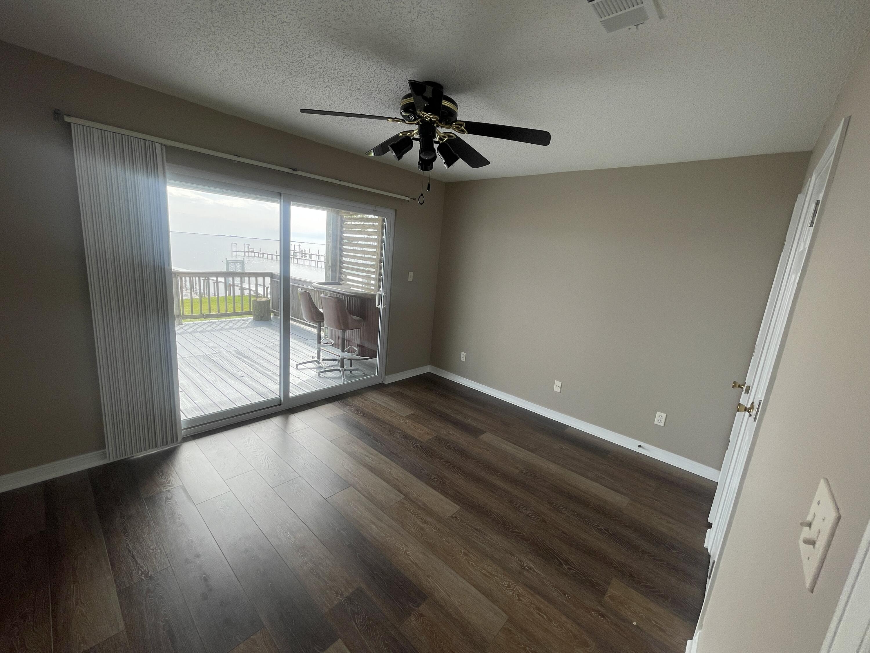 5259 Soundside Drive