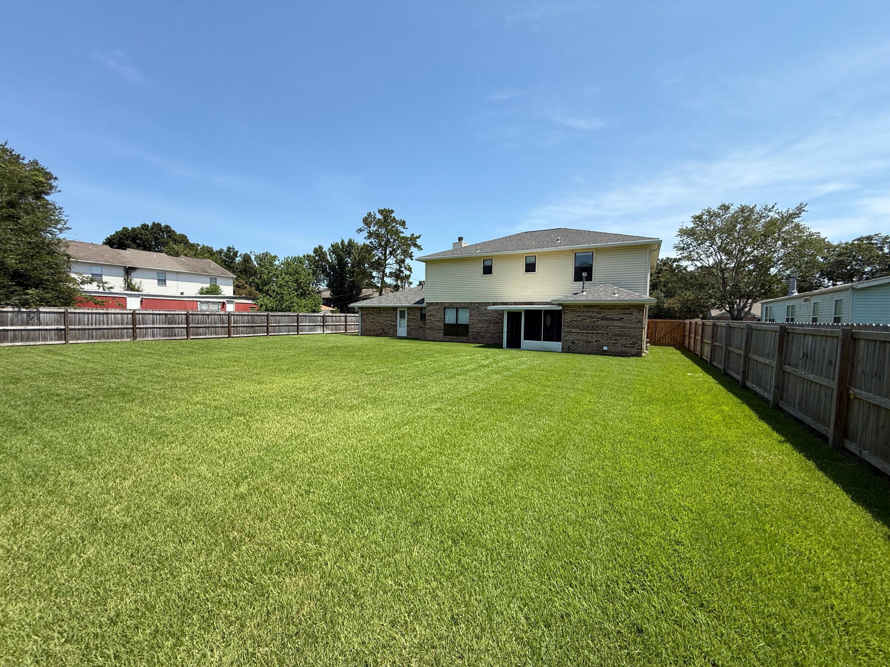 715 Dale Place