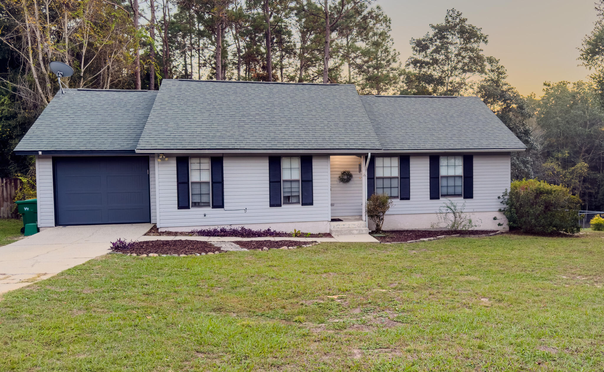 209 W Pinoak Court