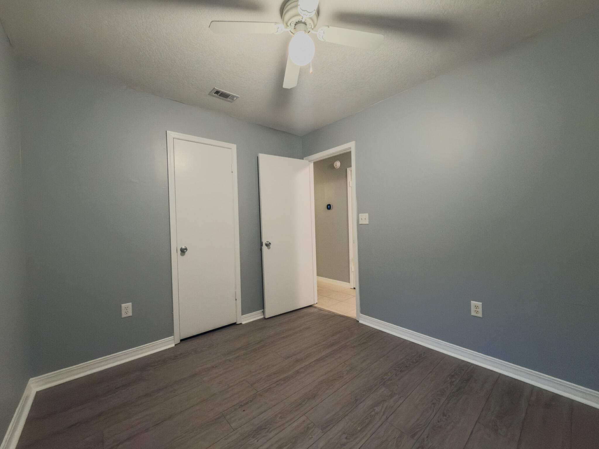 209 W Pinoak Court
