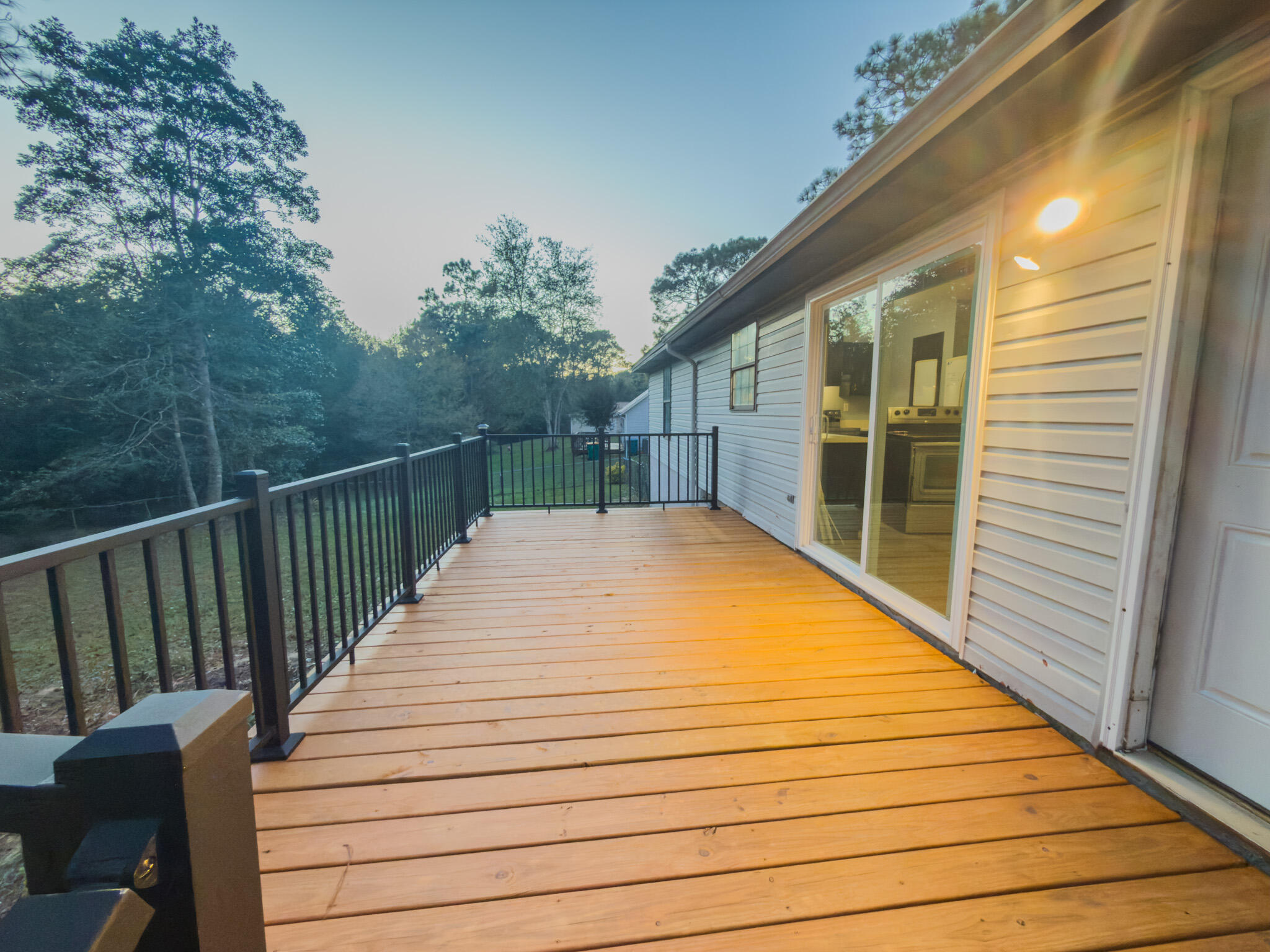 209 W Pinoak Court