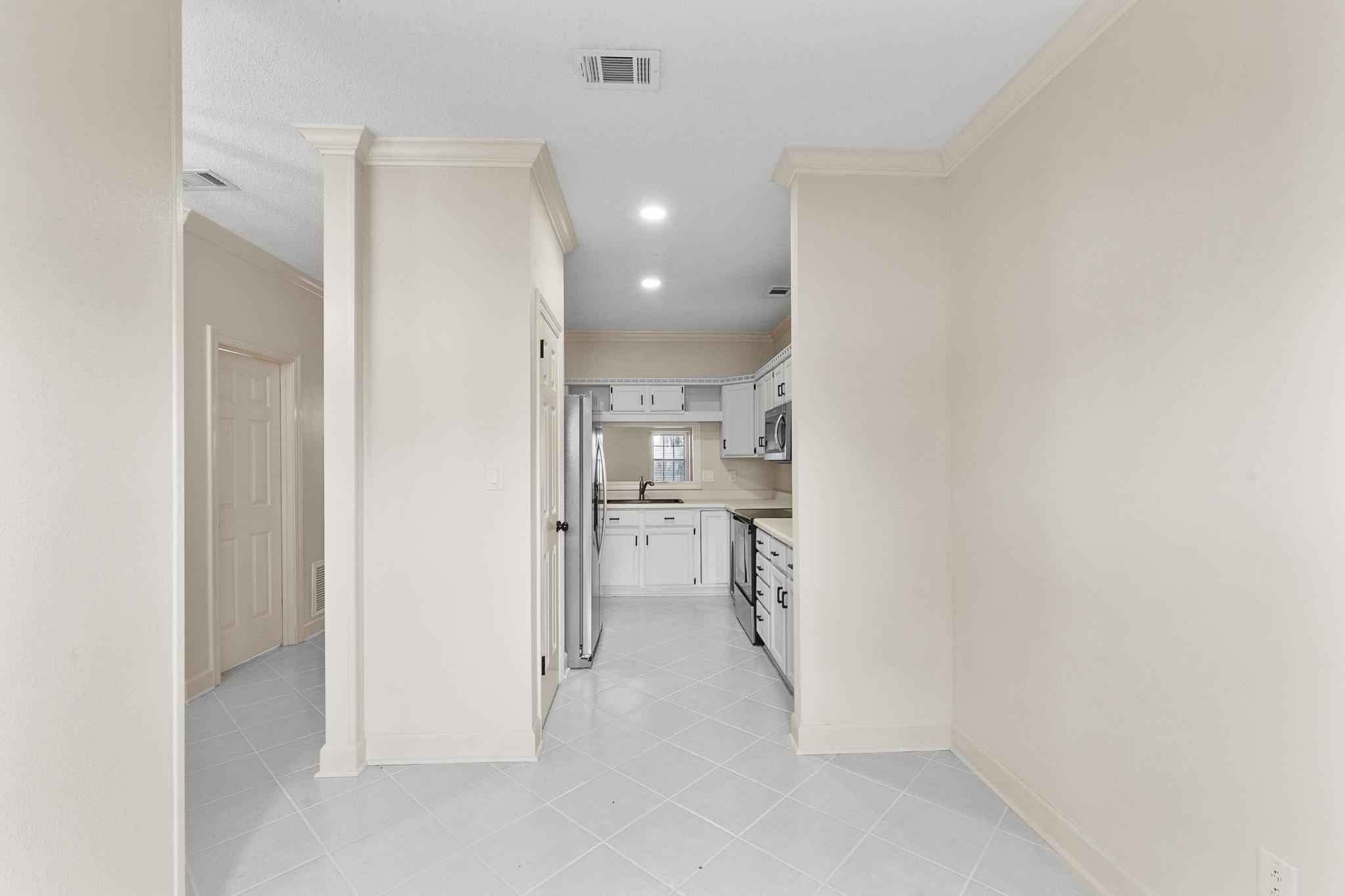 1185 Lionsgate Lane