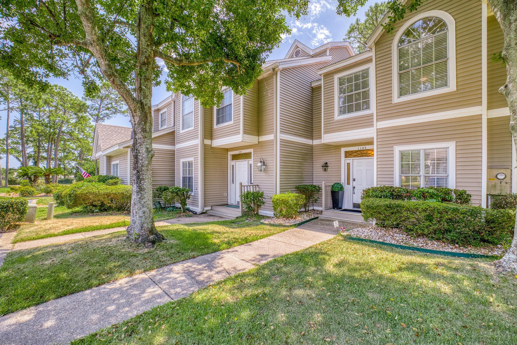 1185 Lionsgate Lane