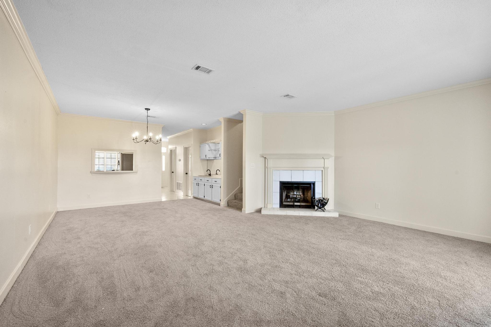 1185 Lionsgate Lane
