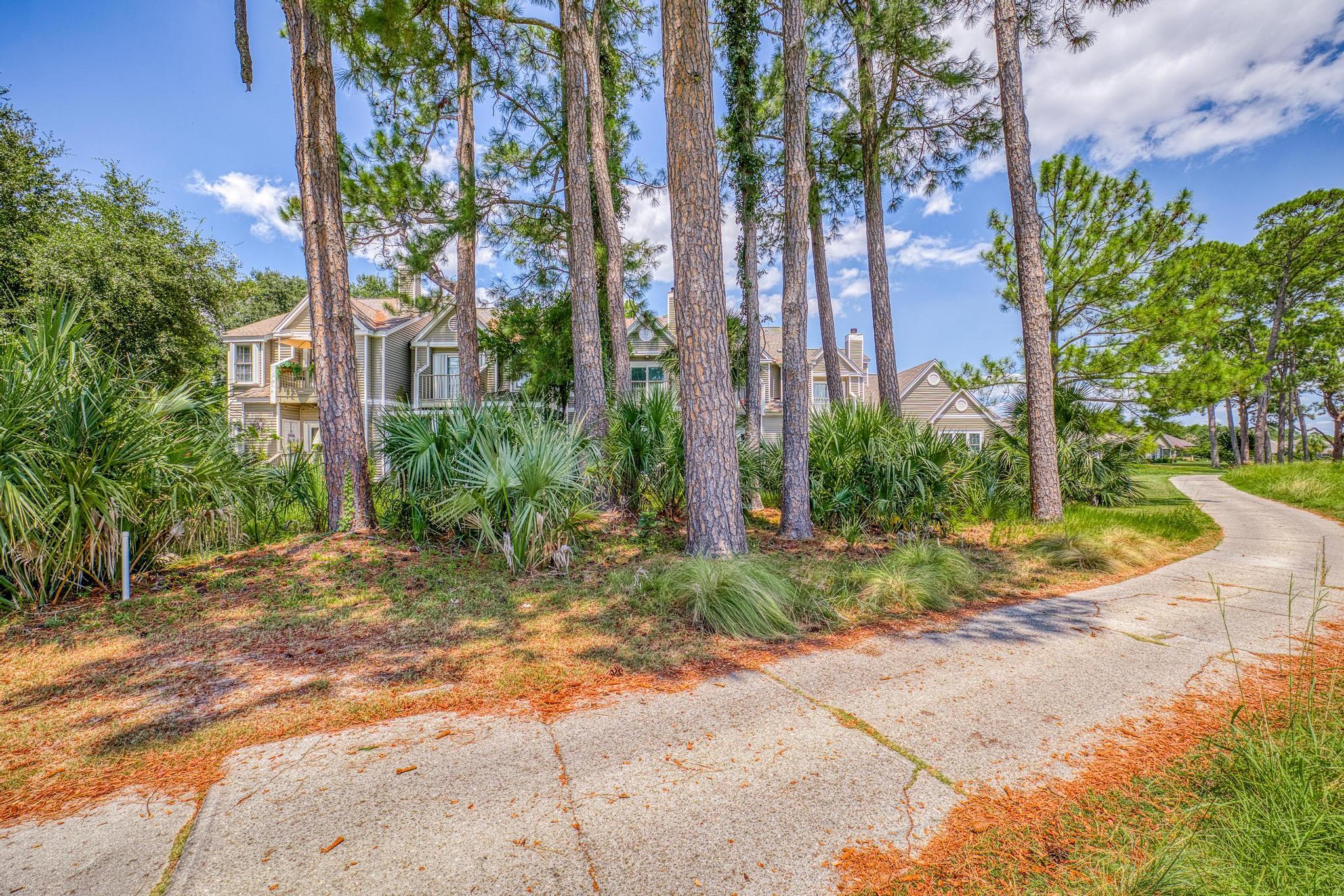 1185 Lionsgate Lane