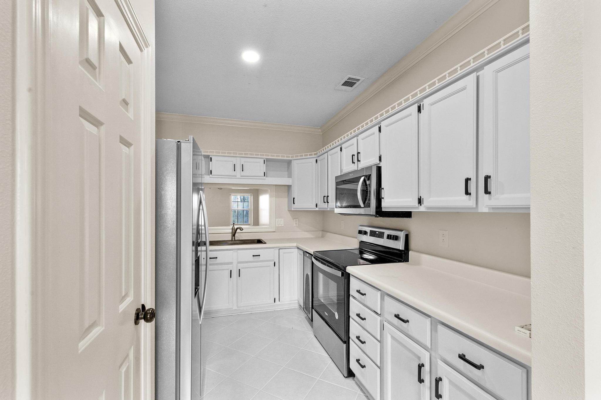 1185 Lionsgate Lane