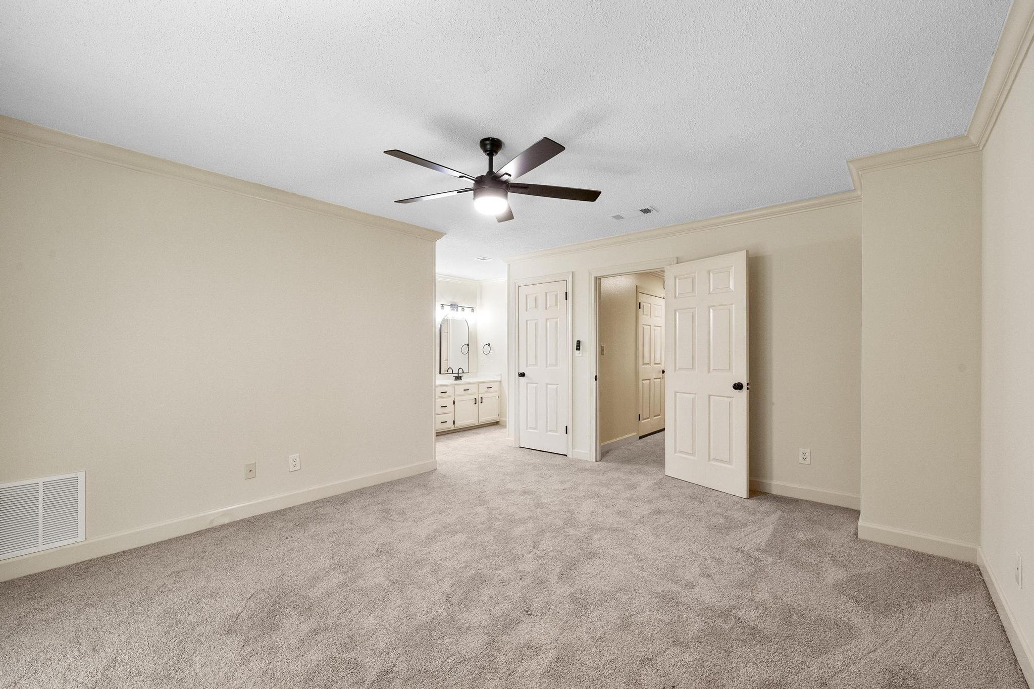 1185 Lionsgate Lane
