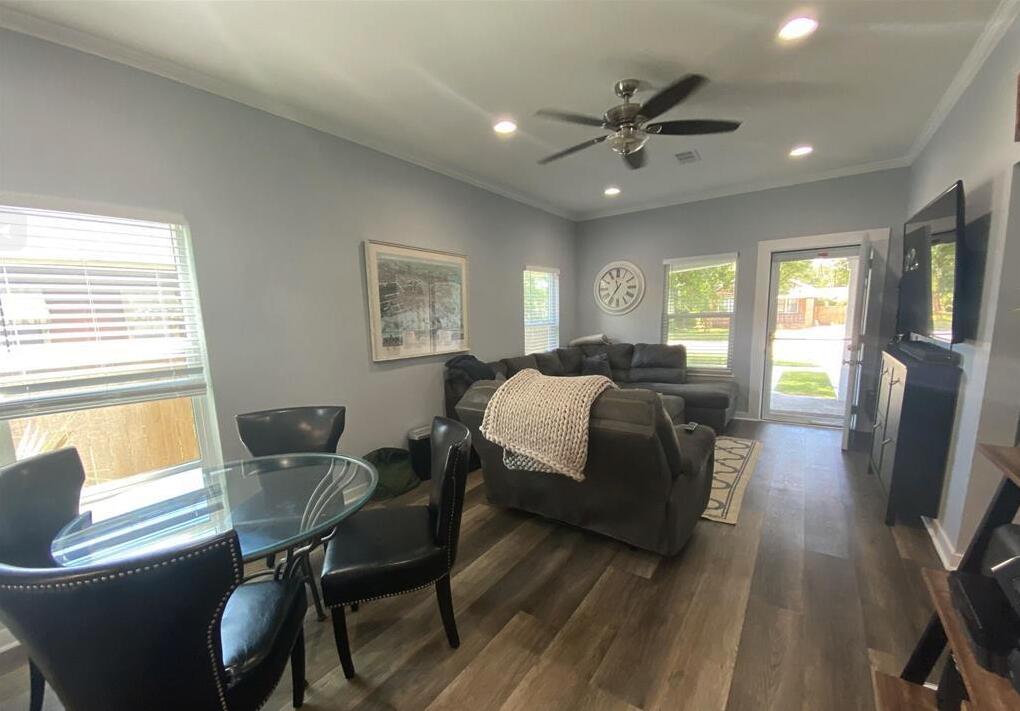 1106 W gregory Street