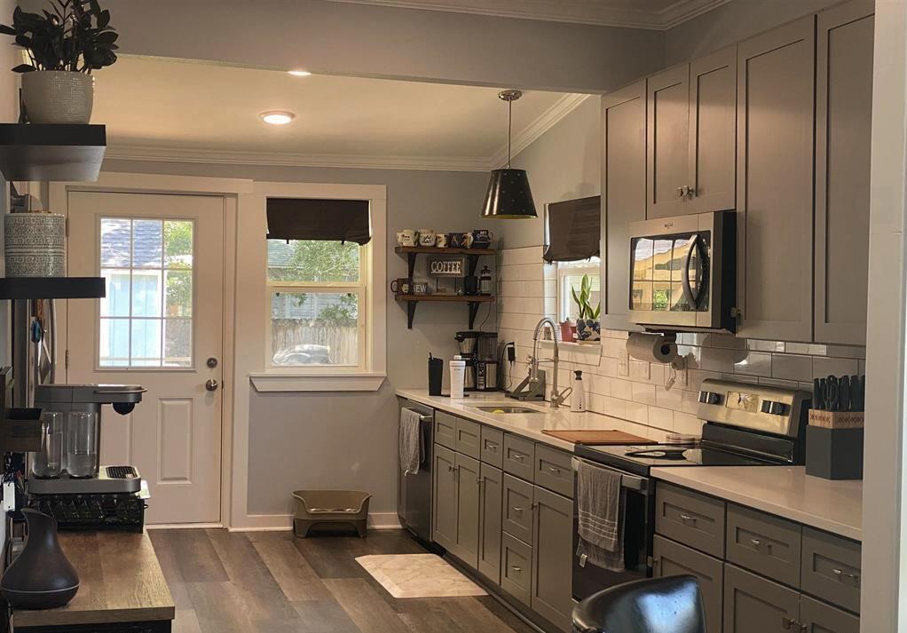 1106 W gregory Street