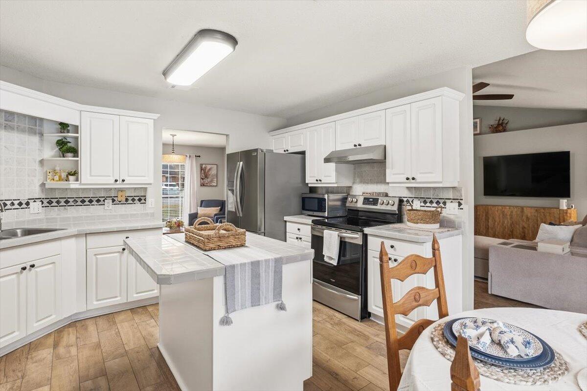 8134 Country Bay Boulevard