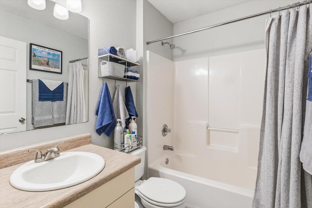 8134 Country Bay Boulevard