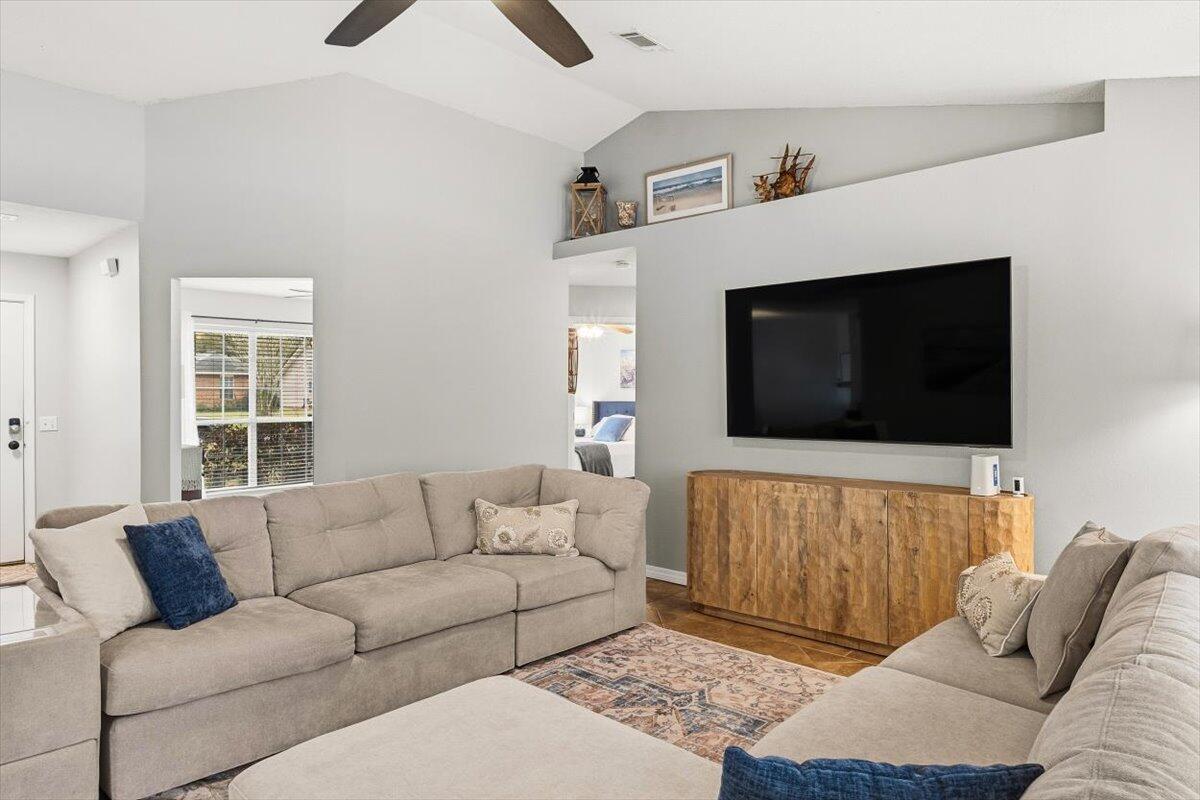 8134 Country Bay Boulevard