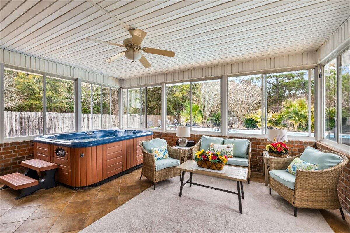 8134 Country Bay Boulevard