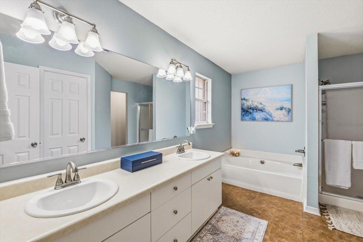 8134 Country Bay Boulevard