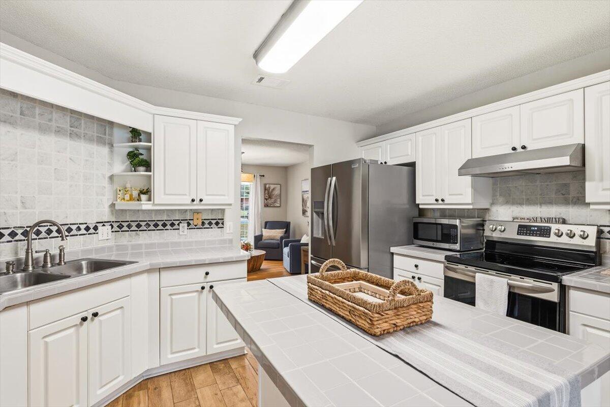 8134 Country Bay Boulevard