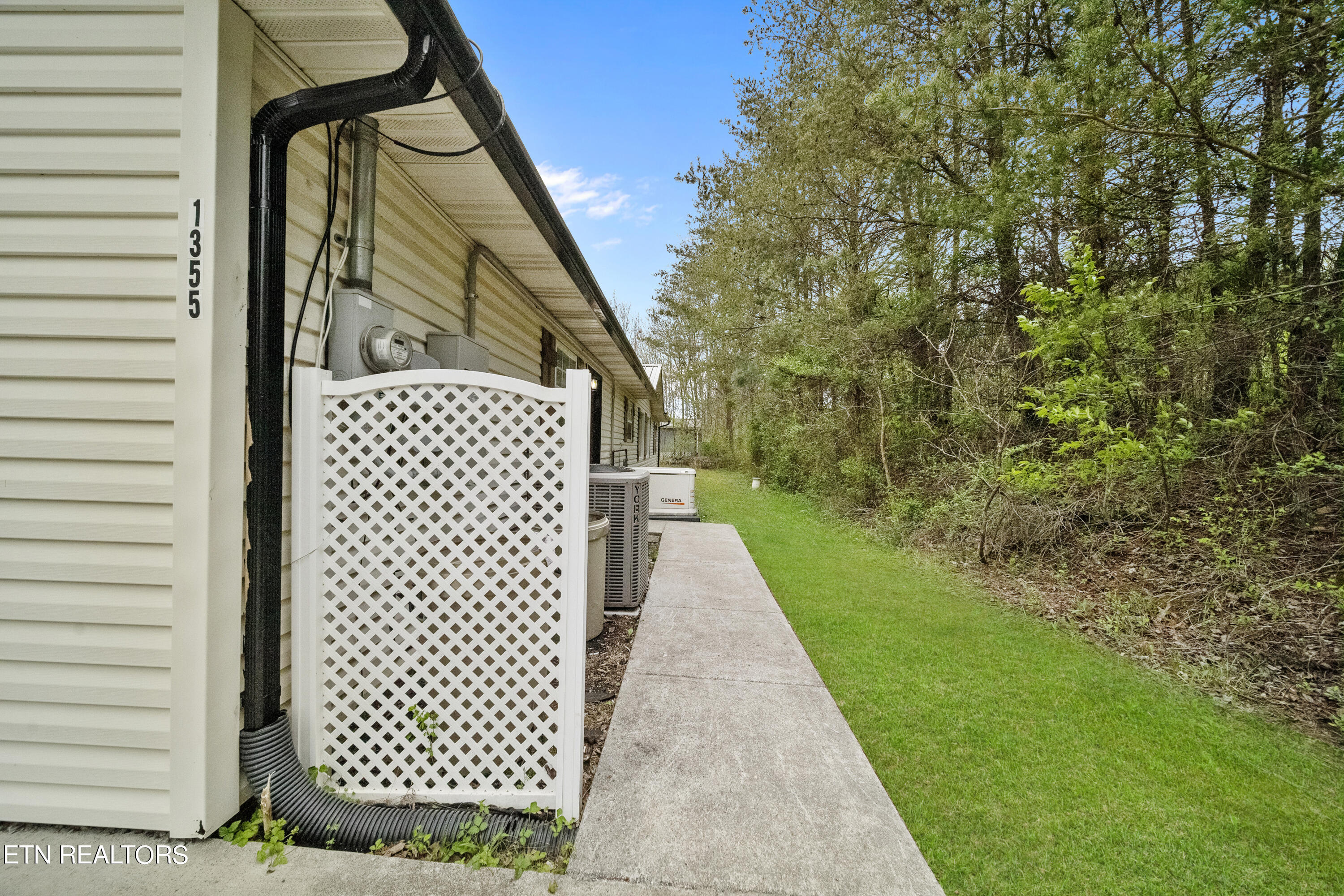 1355 Springview Circle