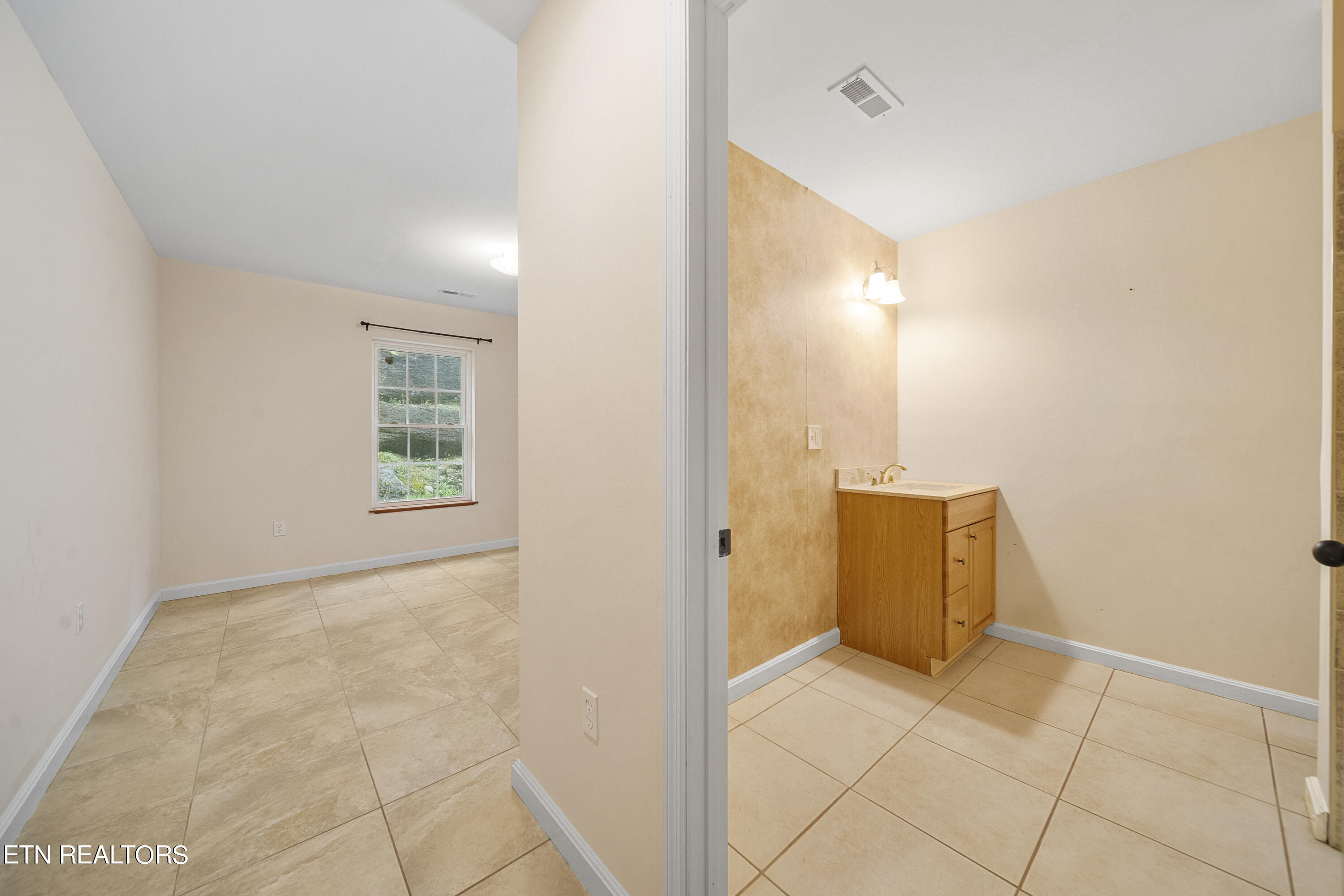 8424 Thorn Grove Pike