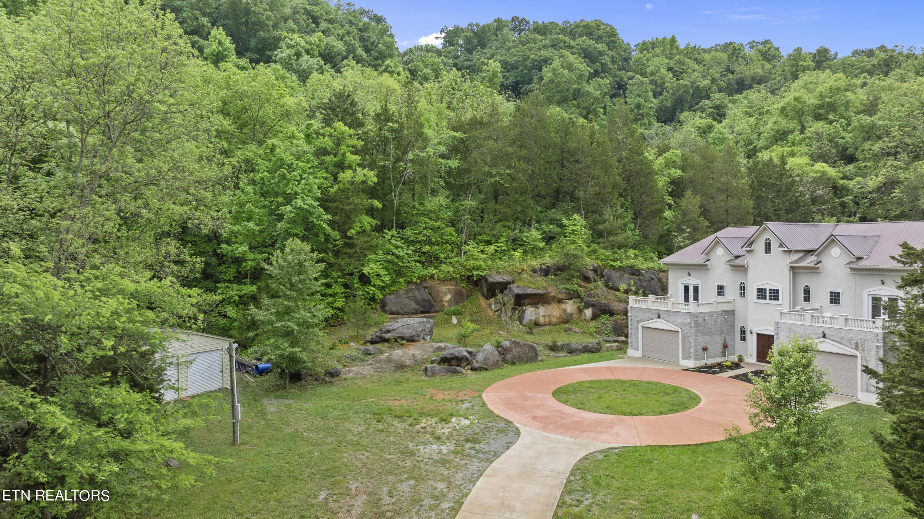 8424 Thorn Grove Pike