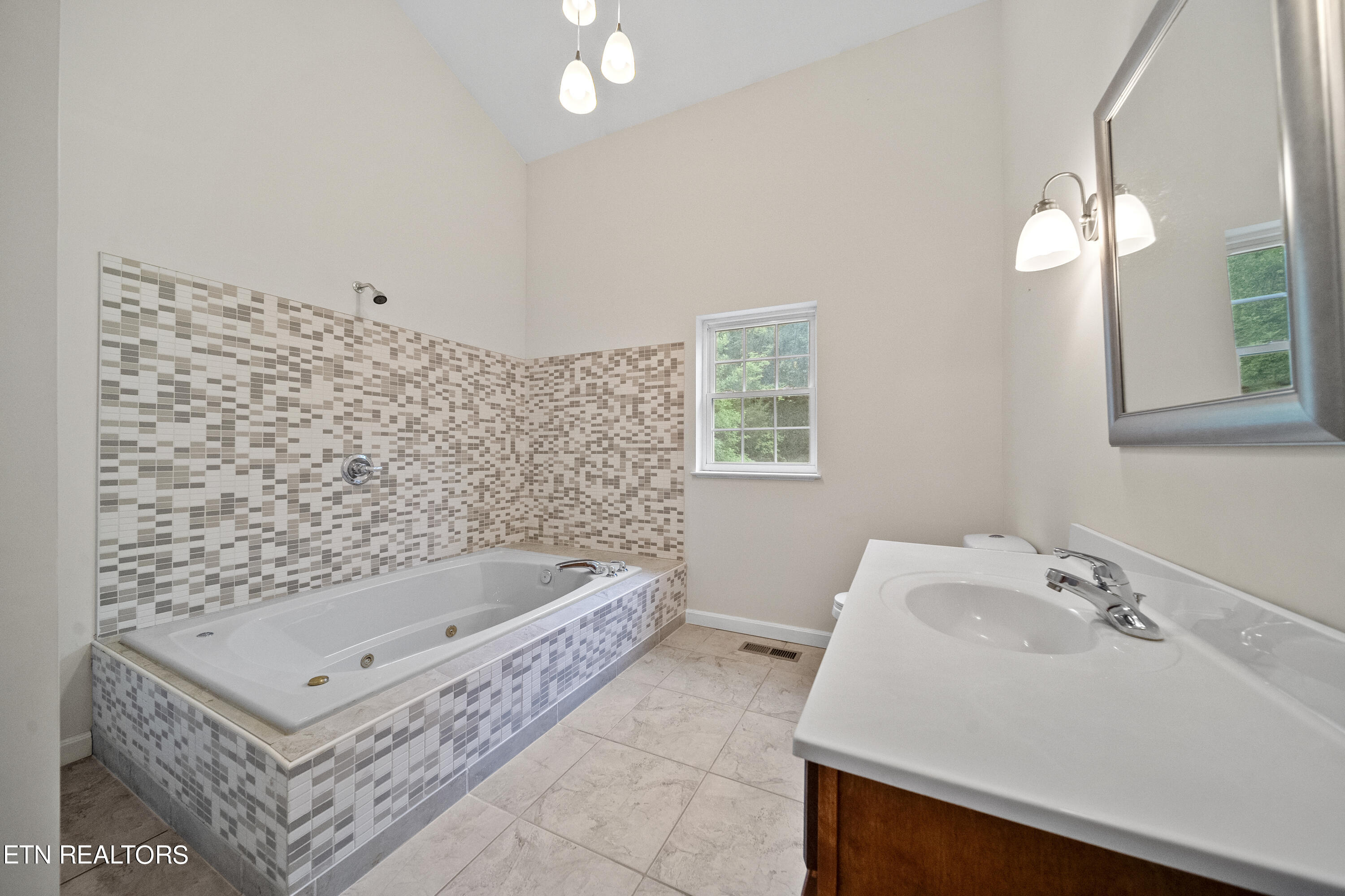 8424 Thorn Grove Pike