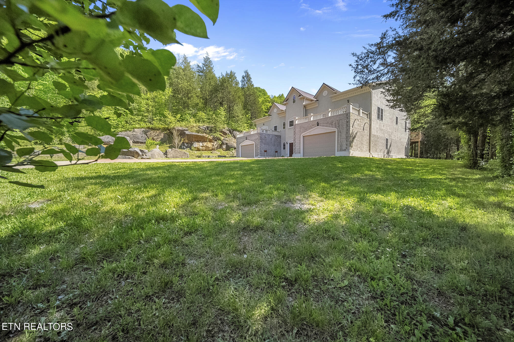 8424 Thorn Grove Pike