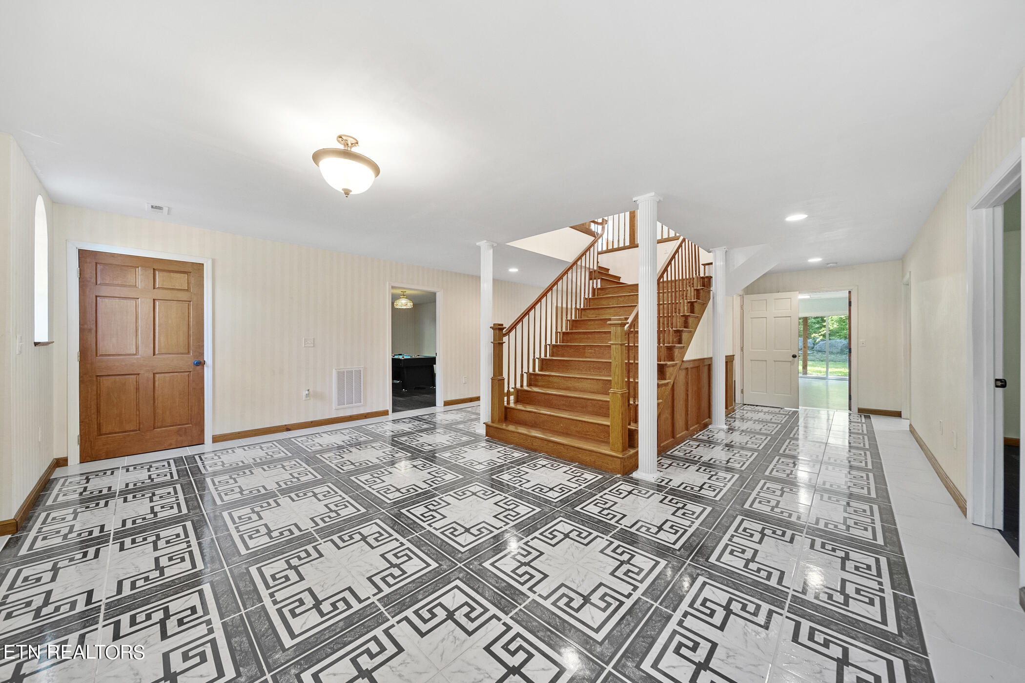 8424 Thorn Grove Pike