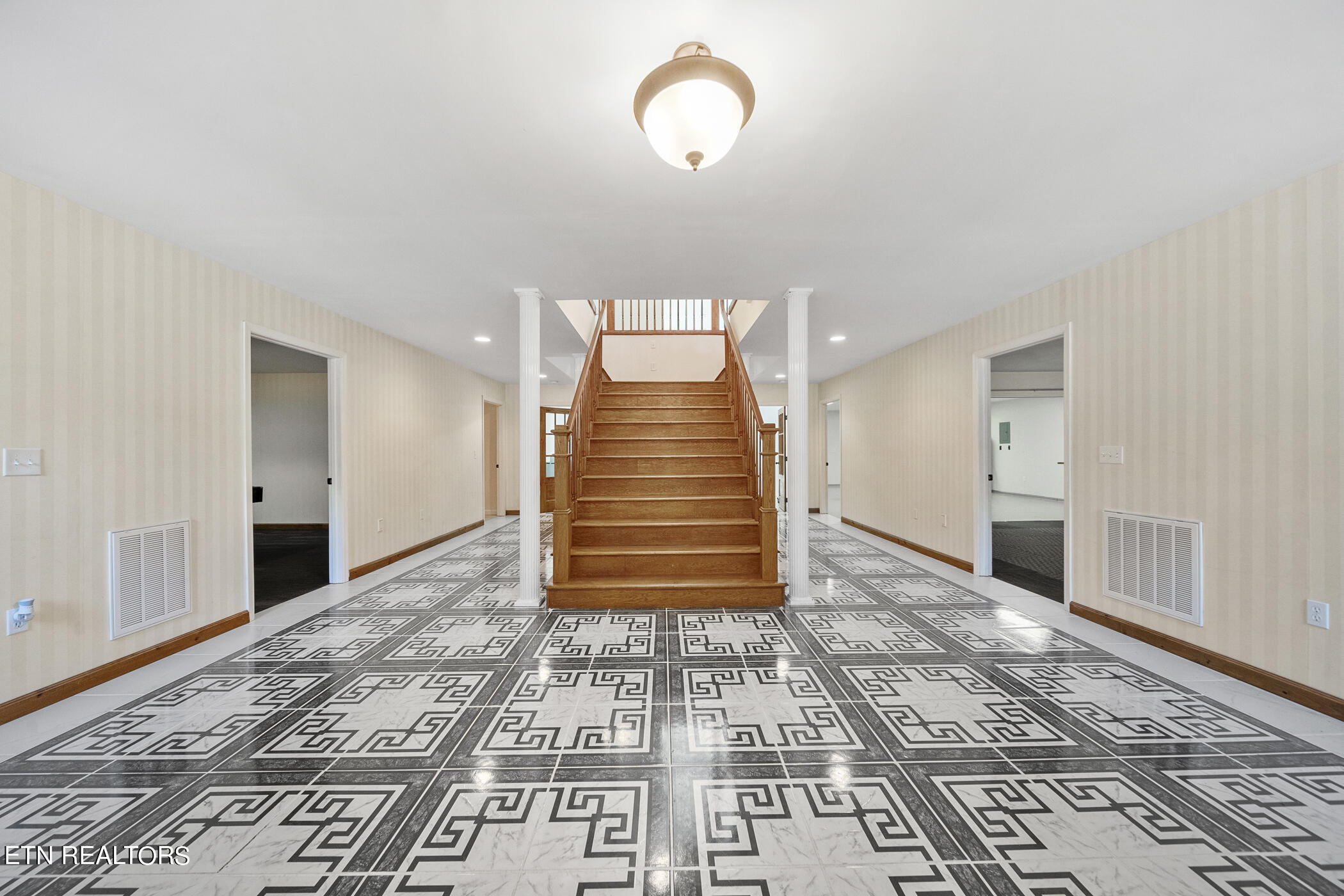 8424 Thorn Grove Pike