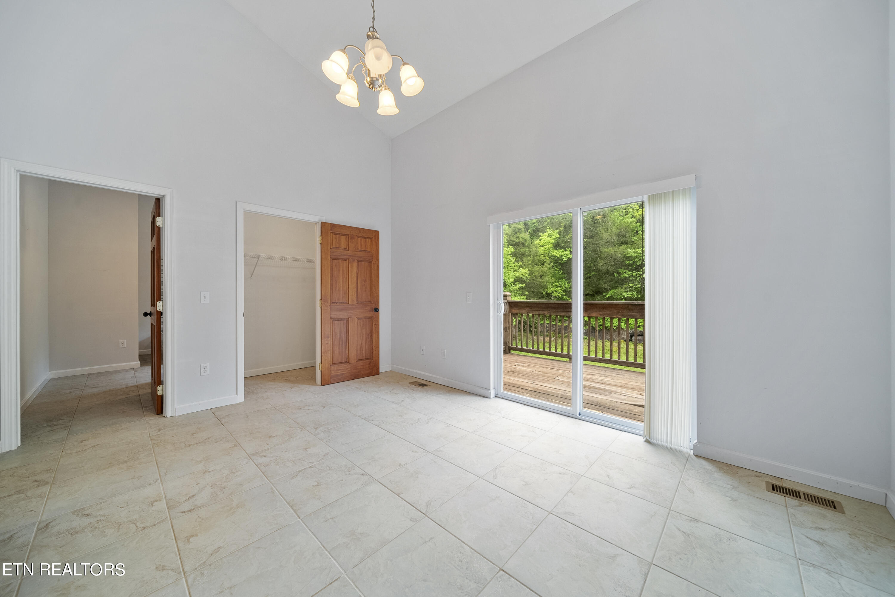 8424 Thorn Grove Pike